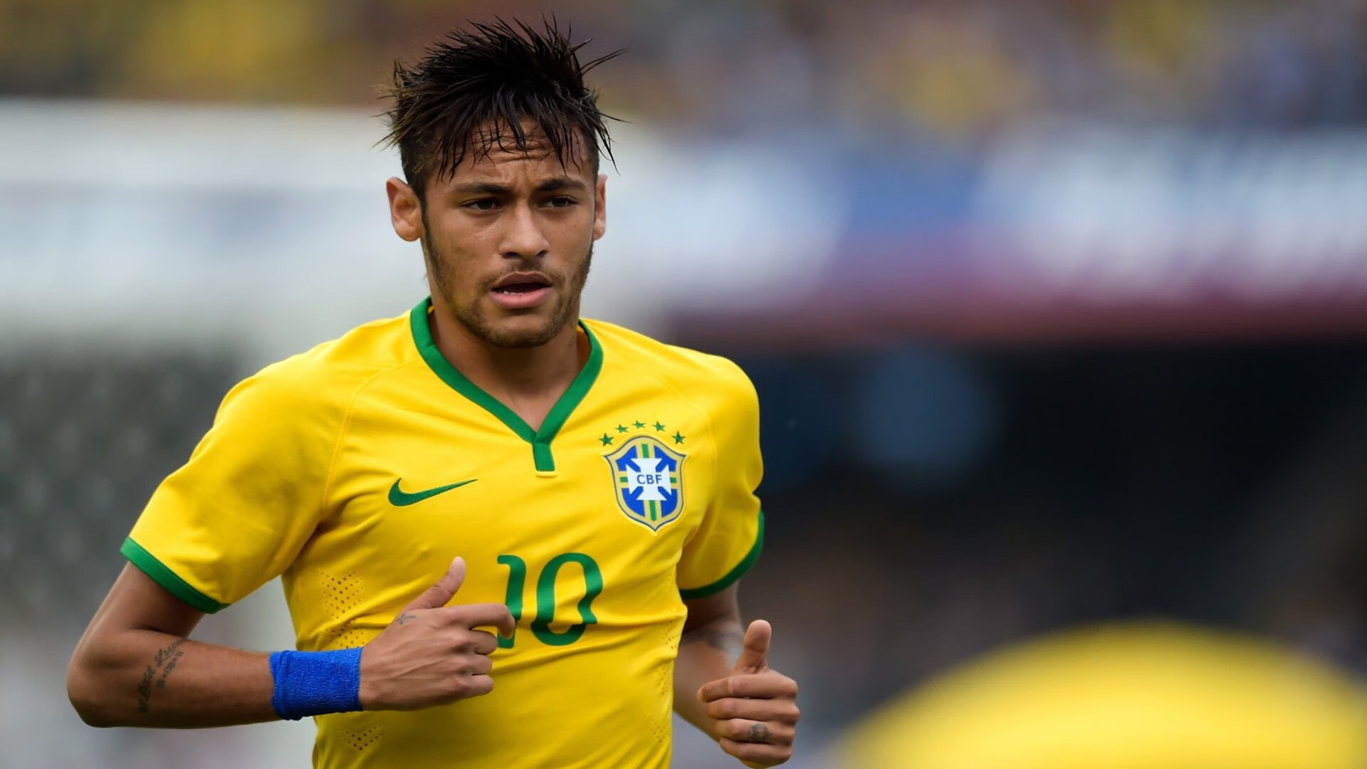 英超争冠之夜，阿尔瓦雷斯关键节点连续得分，书写蓝月传奇