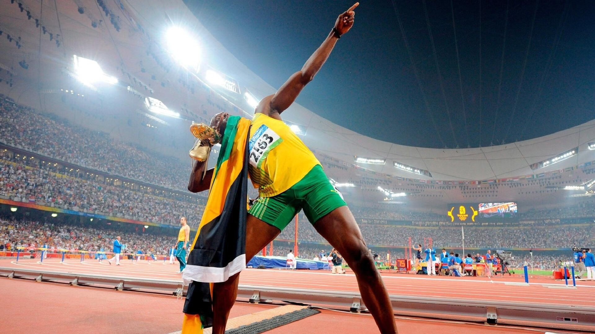 赛道新秩序，拉塞尔统治全场，迈凯伦横扫法拉利