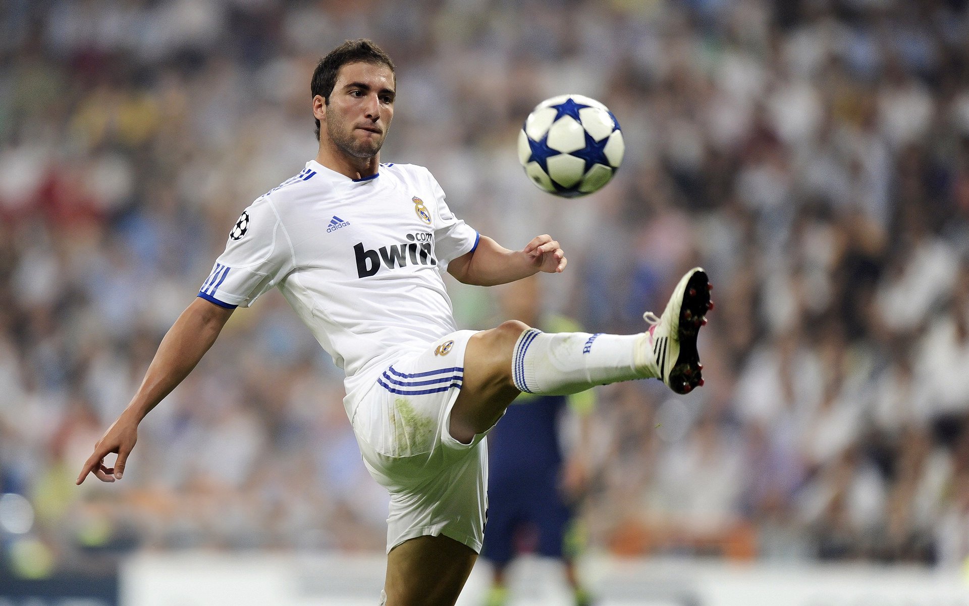 FB体育官网-唯一之战，当英超争冠的烽火，点燃雷霆与尼克斯的宿命对决